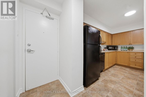 Primary Bedroom - 309 - 260 Davis Drive, Newmarket, ON L3Y7C3 Photo 4