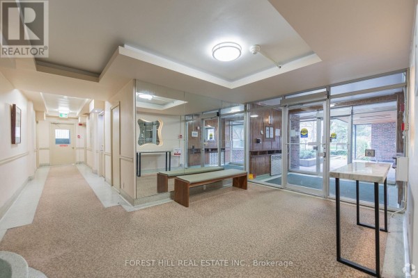 Bedroom - 309 - 291 Avenue Road, Toronto, ON M4V2G9 Photo 3