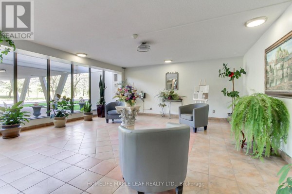 Kitchen - 309 - 301 Prudential Drive, Toronto, ON M1P4V3 Photo 5