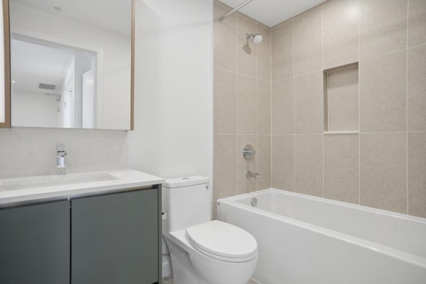 309 13573 98a Avenue, Surrey, BC V3T0X1 Photo 3