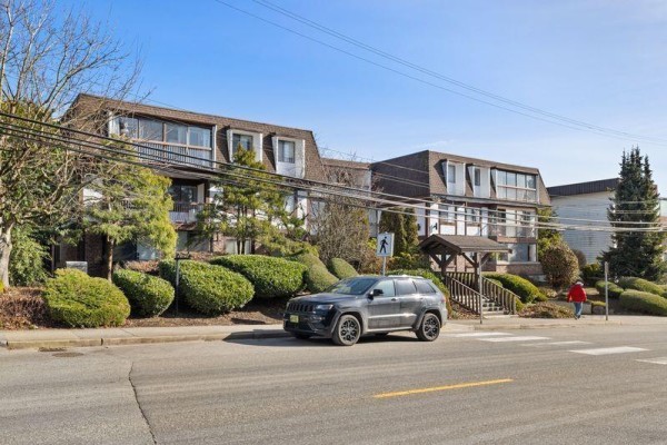 309 1444 Martin Street, White Rock, BC V4B3W7 Photo 4