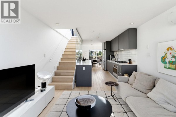 309 1647 E Pender Street, Vancouver, BC V5L1W2 Photo 5