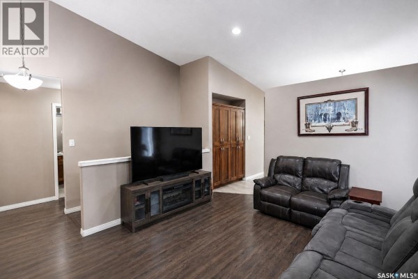 4pc Bathroom - 309 1851 Pederson Drive, Prince Albert, SK S6X0B2 Photo 5
