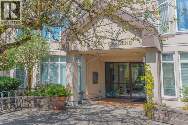 309 2677 E Broadway, Vancouver