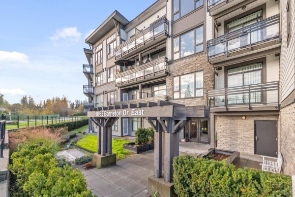 309 9983 E Barnston Drive, Surrey, BC V4N6T3 Photo 3