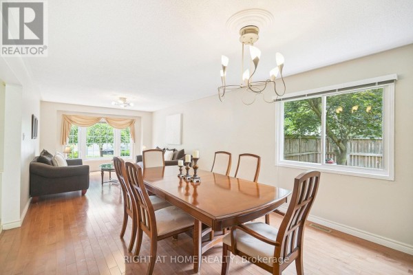 Living room - 309 Amberly Boulevard, Hamilton, ON L9G4B6 Photo 5