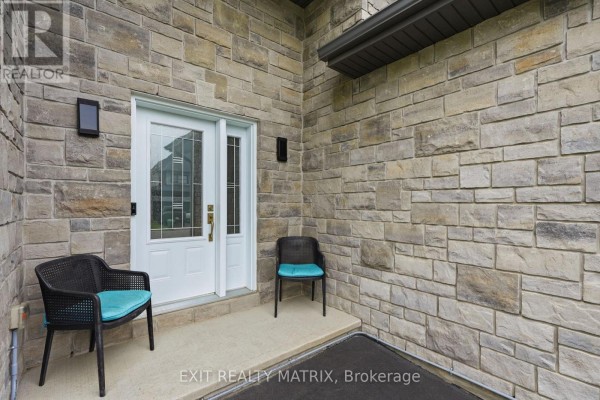 Foyer - 309 Colmar Street, Russell, ON K0A1W0 Photo 2