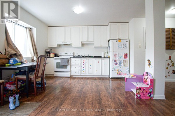 309 Cyr Avenue, Ottawa, ON, photo 2