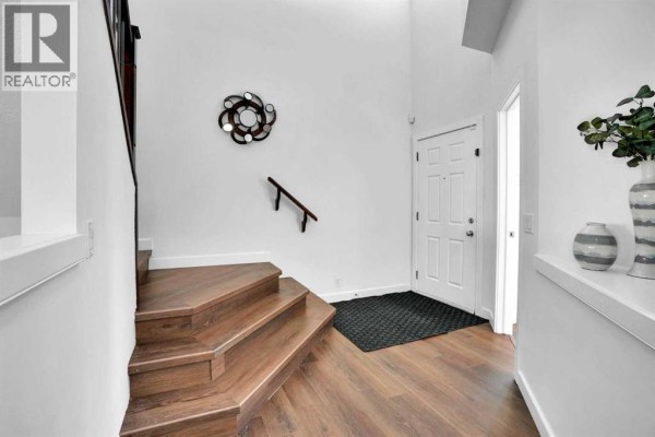 Kitchen - 309 Everridge Drive Sw, Calgary, AB T2Y5E6 Photo 2
