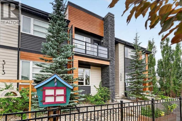 309 Midtown Gate Sw, Airdrie, AB, photo 2