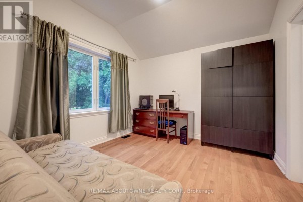 Office - 3091 Parkerhill Road, Mississauga, ON L5B1V6 Photo 4