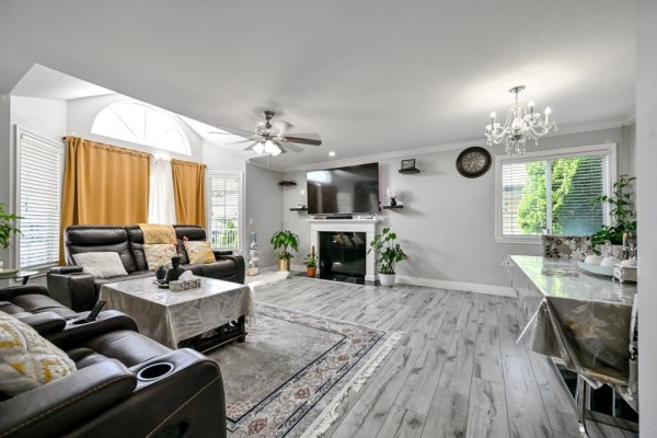 30921 Sandpiper Drive, Abbotsford, BC V2T5G6 Photo 2