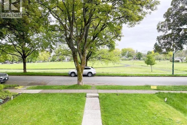 3093 W 29th Avenue, Vancouver, BC V6L1Y5 Photo 2