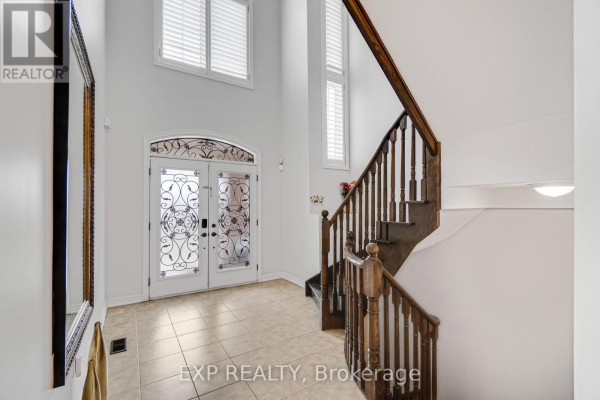 Living room - 3095 Tacc Drive, Mississauga, ON L5M0A9 Photo 4