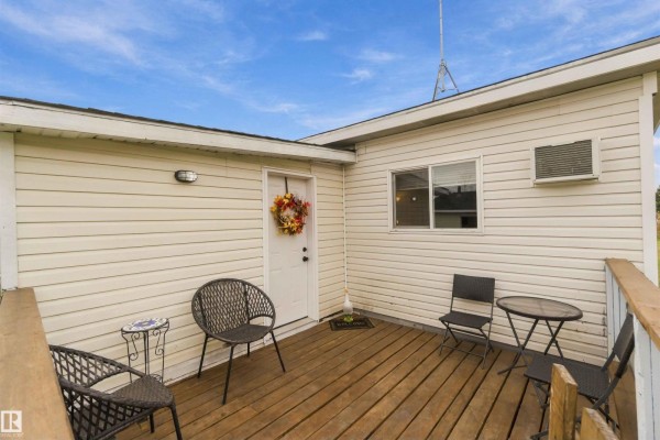 Kitchen - 31, 23319 Twp Rd 572, Rural Sturgeon County, AB T0A1N5 Photo 3