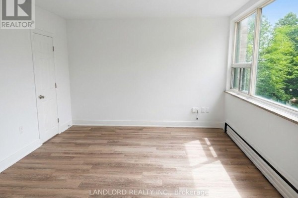 Bedroom 2 - 31 - 140 Springhurst Avenue, Toronto, ON M6K1C1 Photo 5