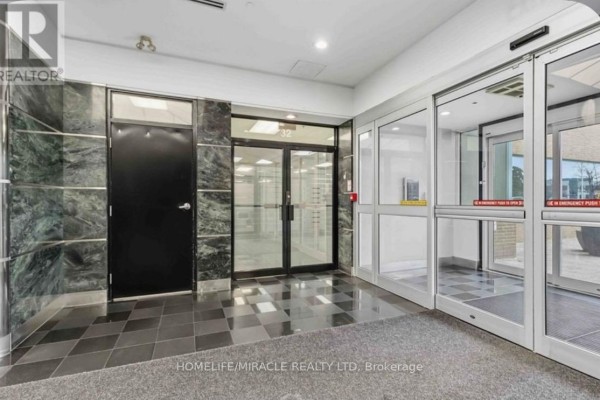 31 - 2800 Skymark Avenue, Mississauga, ON L4W5A6 Photo 2