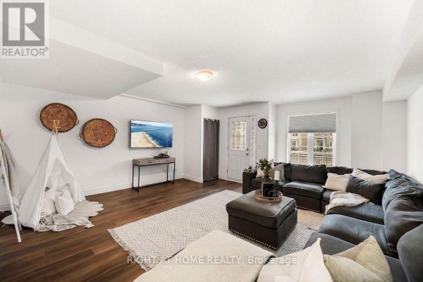 31 - 65 Sprucedale Way, Whitby, ON L1N9T9 Photo 4