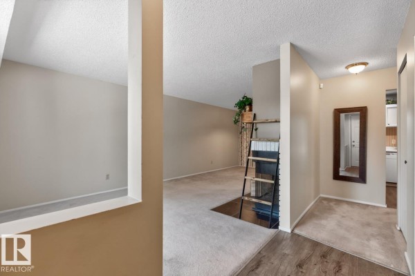 Primary Bedroom - #31 2115 118 St Nw, Edmonton, AB T6J5N1 Photo 5
