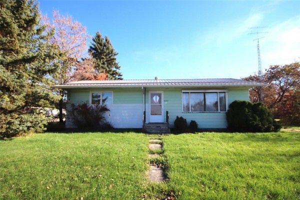 Primary Bedroom - 31 3rd Street, Roland, MB R0G1T0 Photo 2