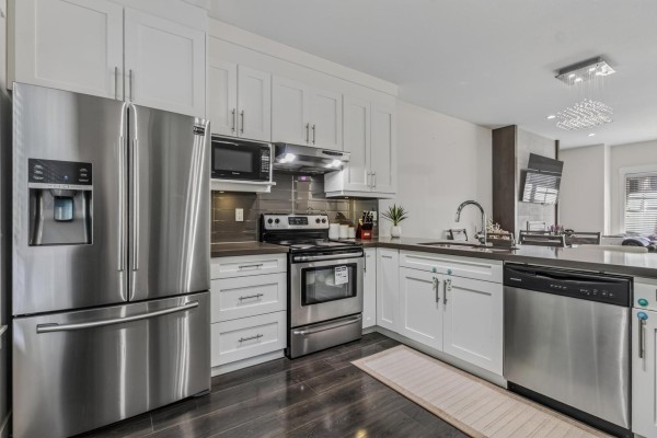 31 6971 122 Street, Surrey, BC V3W1B6 Photo 4