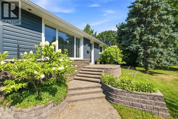 Family room - 31 Algonquin Avenue, Flamborough, ON L9H7K9 Photo 4
