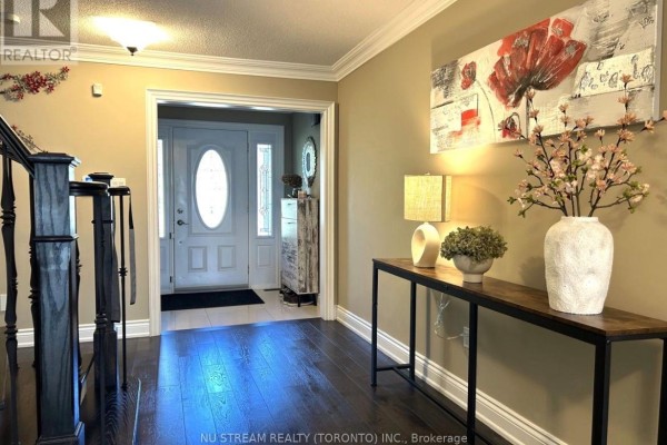 31 Ashfield Drive, Richmond Hill, ON, photo 2