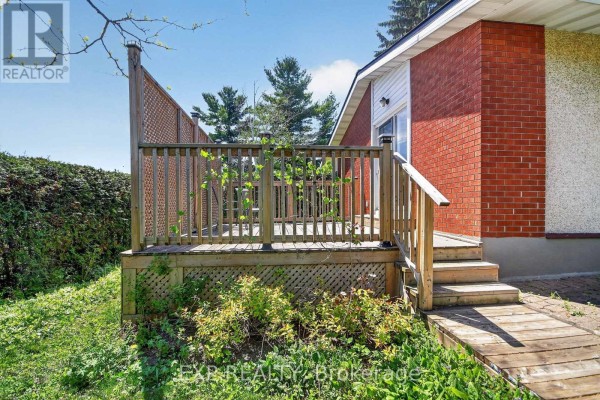 31 Barlyn Avenue, Ottawa, ON K2E5E2 Photo 4