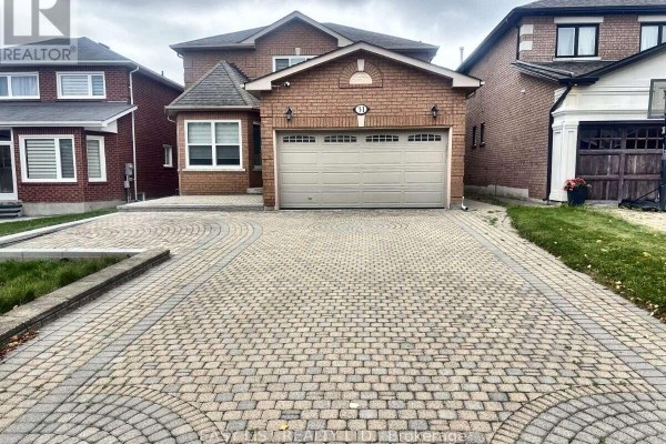 31 Canyon Creek Avenue, Richmond Hill