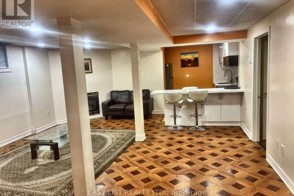 31 Canyon Creek Avenue, Richmond Hill, ON L4C0E9 Photo 2