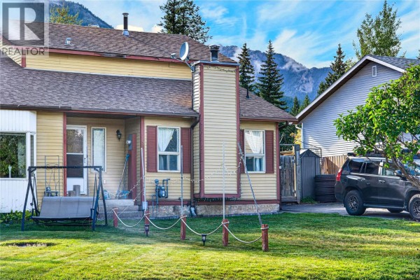 Games room - 31 Cariboo Drive, Elkford, BC V0B1H0 Photo 2