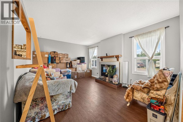 Full bathroom - 31 Cariboo Drive, Elkford, BC V0B1H0 Photo 4