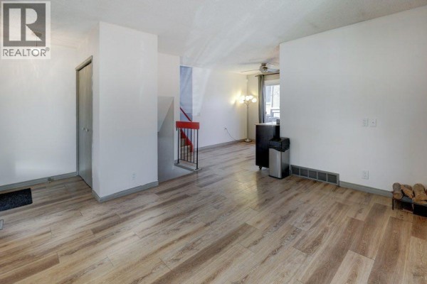 Primary Bedroom - 31 Castledale Way Ne, Calgary, AB T3J1X6 Photo 5