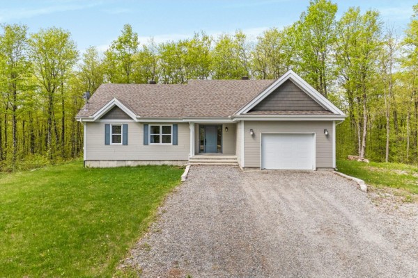 31 Ch. Champlain, Val Des Monts, QC, photo 3