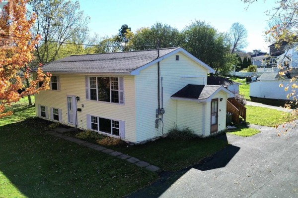 31 Charles Street, Amherst, NS, photo 2