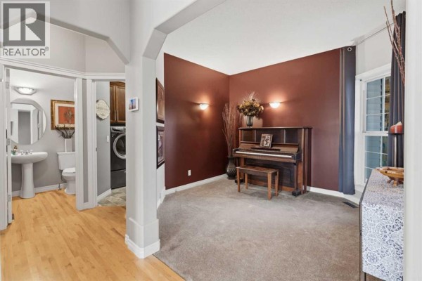 Foyer - 31 Evansmeade Crescent Nw, Calgary, AB T3P1C1 Photo 5