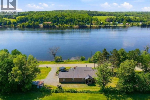 Sunroom - 31 Hawkshaw Road, Hawkshaw, NB E6G1N8 Photo 2