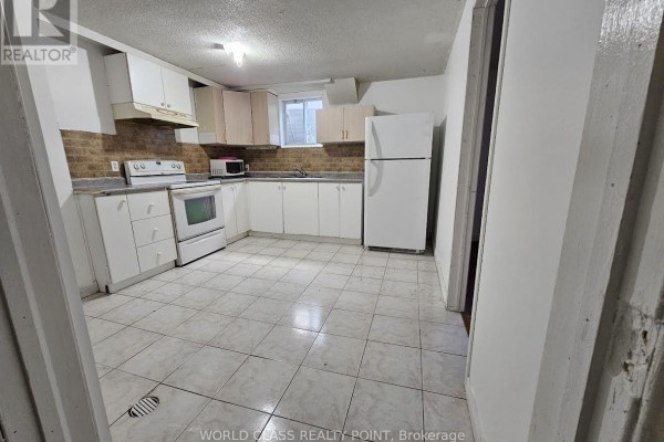 Living room - 31 Ivybridge Drive, Brampton, ON L6V2X1 Photo 5
