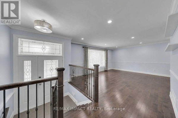 Primary Bedroom - 31 Kilbride Road, Toronto, ON M1J1X6 Photo 4