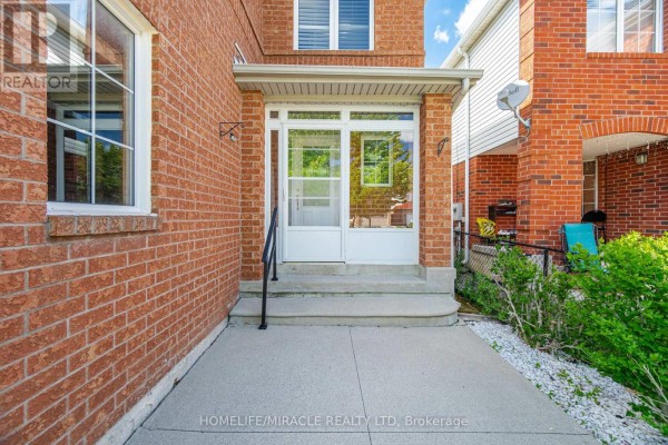 31 Larkspur Road, Brampton, ON, photo 2