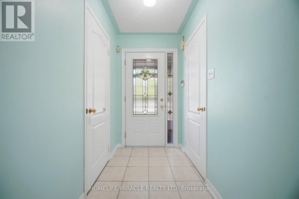 31 Larkspur Road, Brampton, ON, photo 3