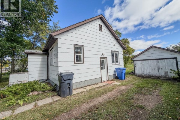 Kitchen - 31 Laurier Avenue, Yorkton, SK S3N1T7 Photo 2