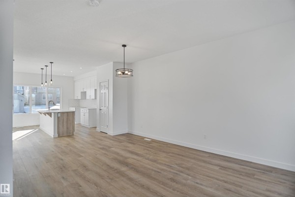 Kitchen - 39 Leawood Li, Spruce Grove, AB T7X4V1 Photo 3