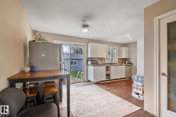Bedroom 2 - 31 Linden St, Spruce Grove, AB T7X2G5 Photo 5