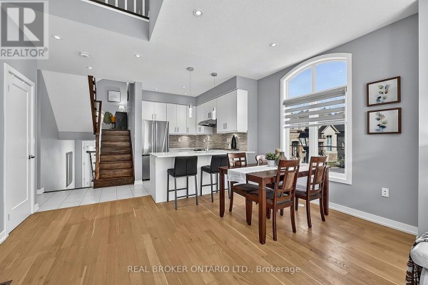Family room - 31 Lyall Stokes Circle, East Gwillimbury, ON L0G1M0 Photo 4