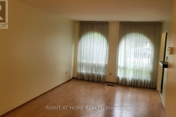 Bedroom 2 - 31 Manitou Crescent, Brampton, ON L6S2Z6 Photo 5