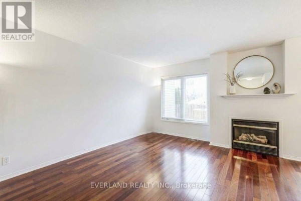 Bedroom 2 - 31 Marshview Avenue, Aurora, ON L4G7W5 Photo 5