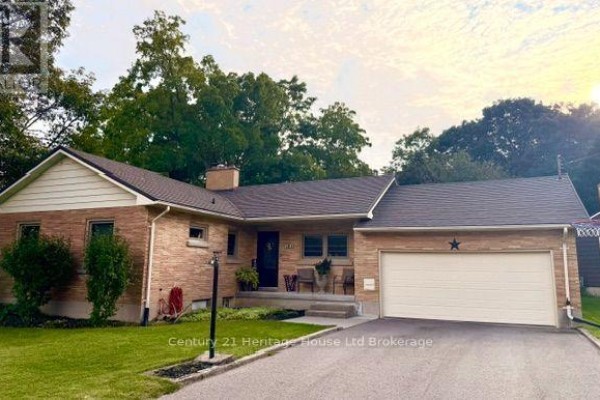 31 Parkwood Drive, Tillsonburg, ON N4G2B7 Photo 3