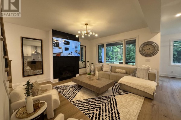 Great room - 31 Private Mckay Drive, Oro Medonte, ON L9J1C4 Photo 4