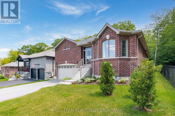 Great room - 31 Revol Road, Penetanguishene, ON L9M0W8 Photo 3